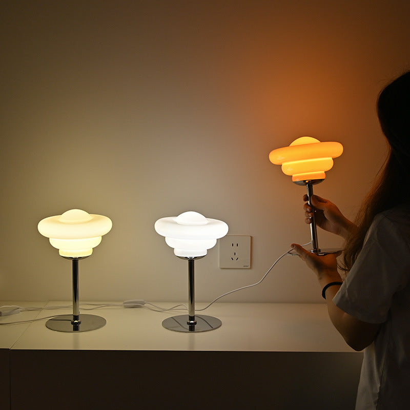 Mid-ancient Bedside Desk Conch Table Lamp / Orange